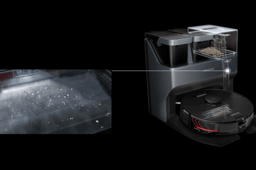 Die Funktionsweise der Absaugstation des Roborock S7 MaxV Ultra wird gezeigt